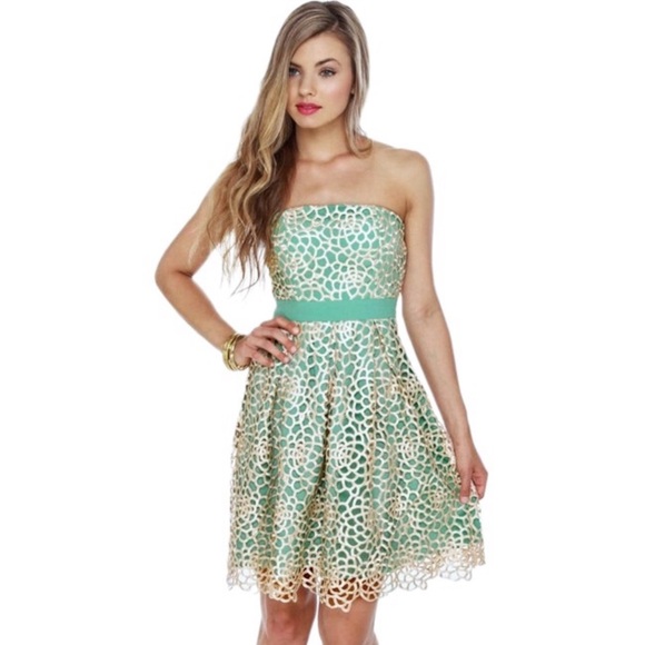 Anthropologie Dresses & Skirts - Minuet Overlay Dress